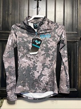 Girls with Guns Stalker 1/4 zip Long Sleeve size small